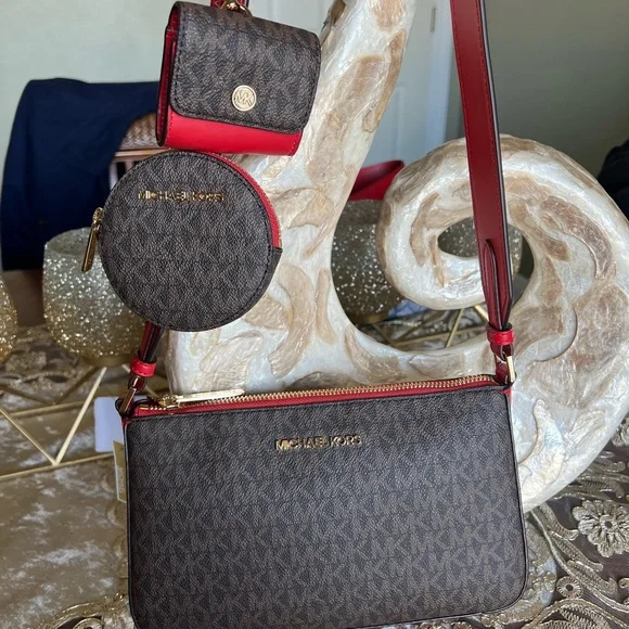 Michael Kors Crossbody with Tech Attached MK Signature - Picture 7 of 12